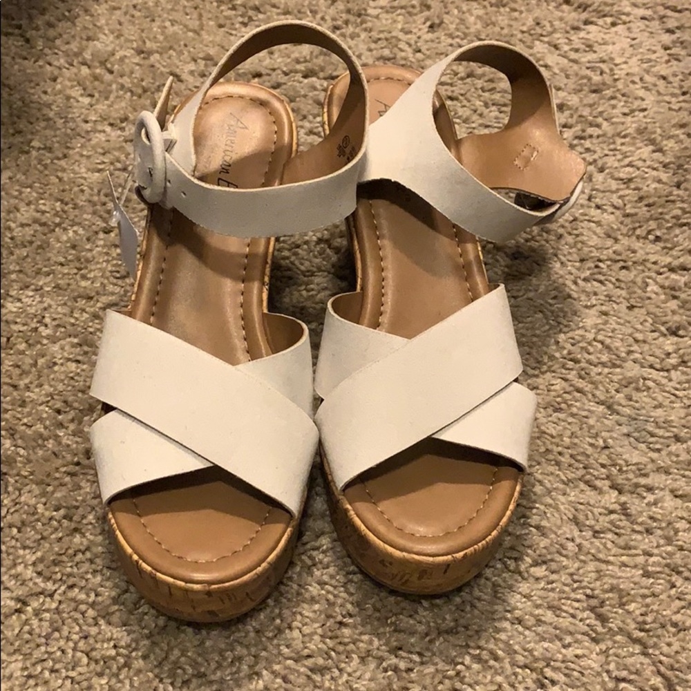 American Eagle wedge heals